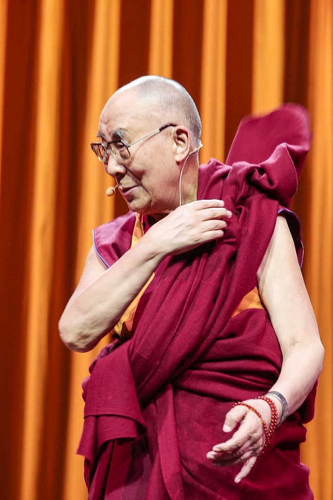 dalai-lama-1609-IV-8834large1518694226.jpg