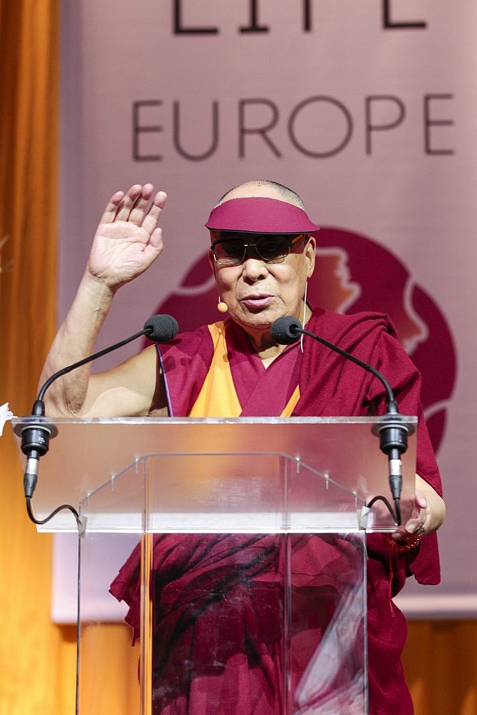 dalai-lama-1609-IV-8920large1518694264.jpg